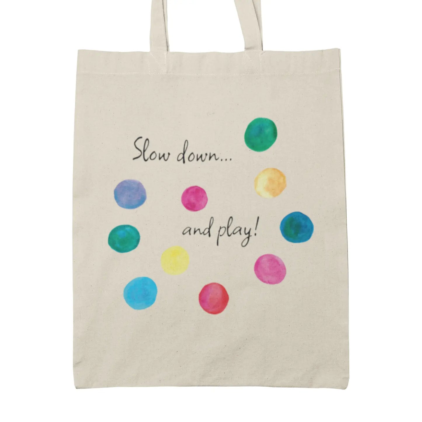 Béžová taška s puntíky a nápisem |Slow down and play malba od Ivy Kočíkové