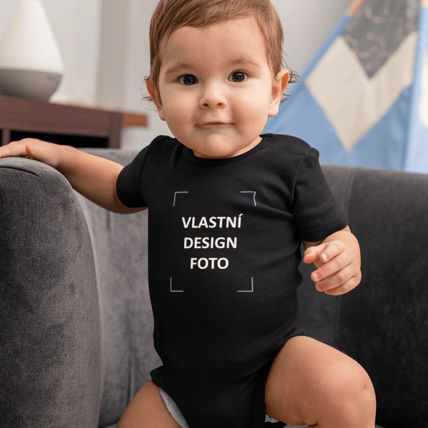 Dítě v černém body pro novorozence s vlastním motivem