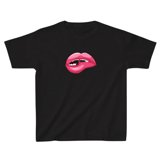 Černé baby tee s růžovou pusou