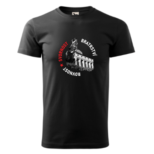 Černé tričko s nápisem rovnost, svornost, bratrství