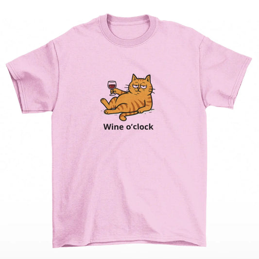 Růžové tričko s kočkou a nápisem Wine o’clock