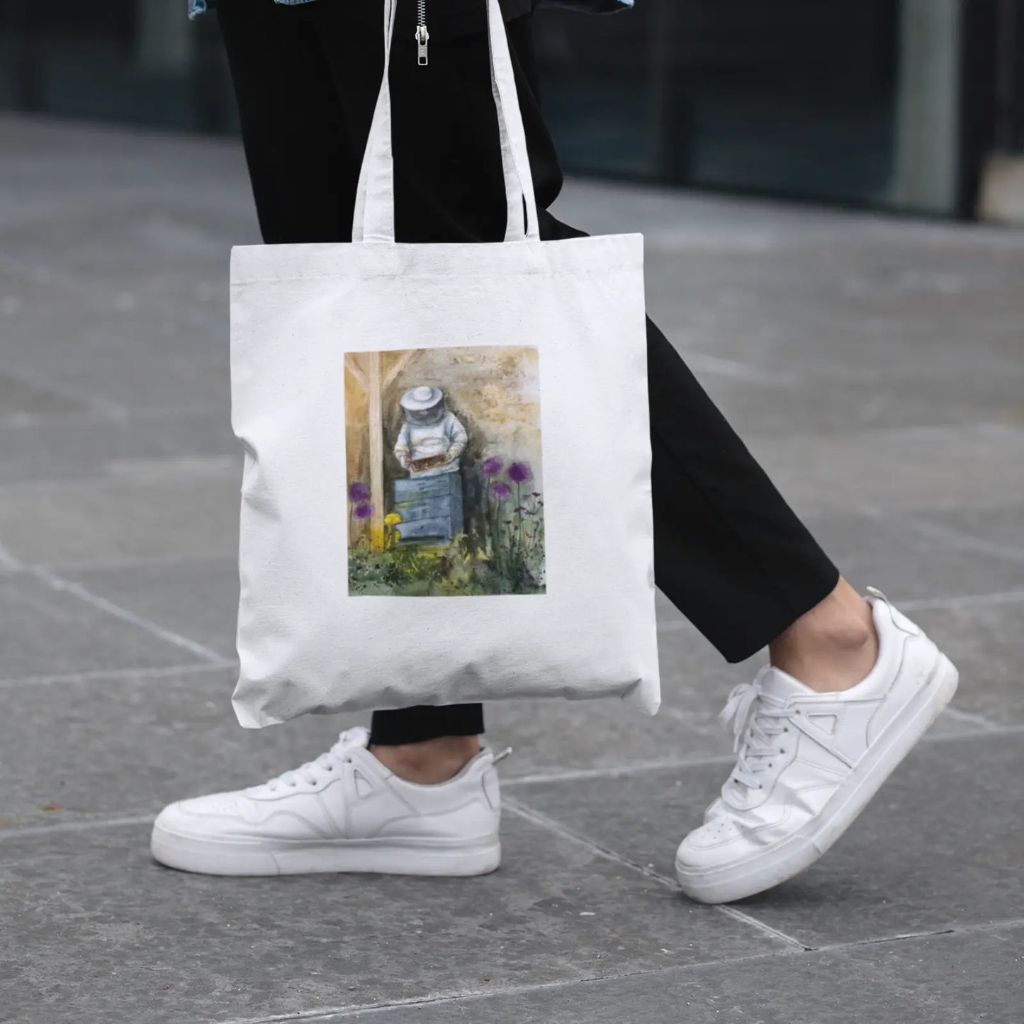 Bílá taška s obrázkem včelaře reprodukce akvarel Tereza Mušková Olivová
