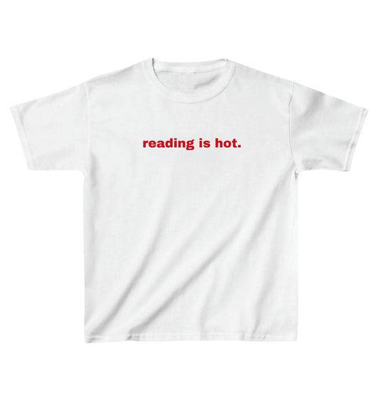 Bílé baby tee s červeným nápisem reading is hot