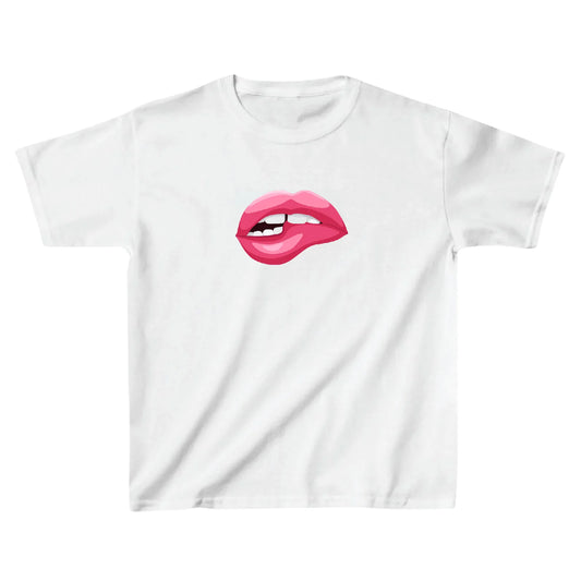 Bílé baby tee s růžovou pusou