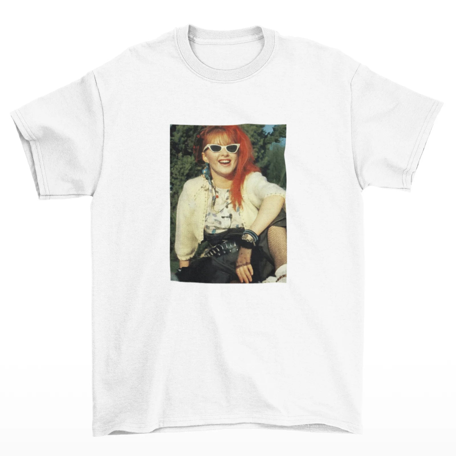 Bílé tričko s retro fotkou Cyndi Lauper