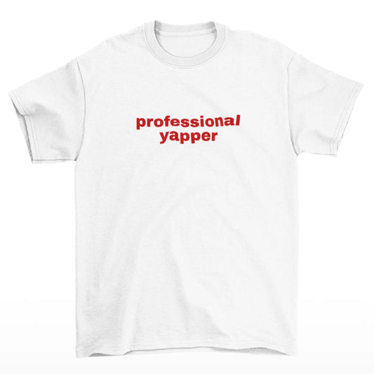 Bílé tričko s červeným nápisem professional yapper