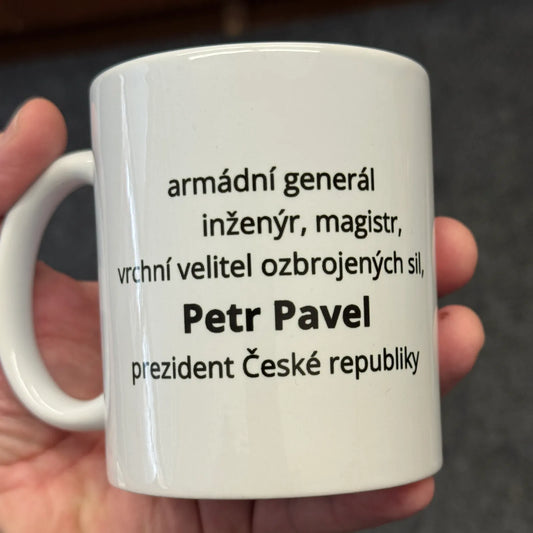 Hrnek s prezidentem Petrem Pavlem reprodukce akvarelu od Terezy O.