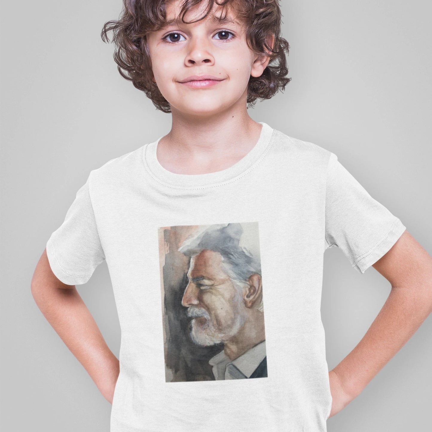 Kluk v bílém tričku s portrétem prezidenta Petra Pavla