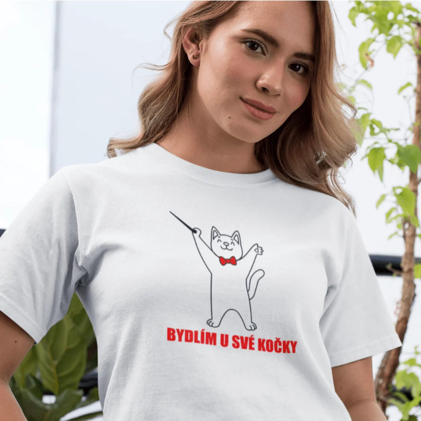 Tričko S Nápisem Bydlím U Své Kočky Holka Bílé