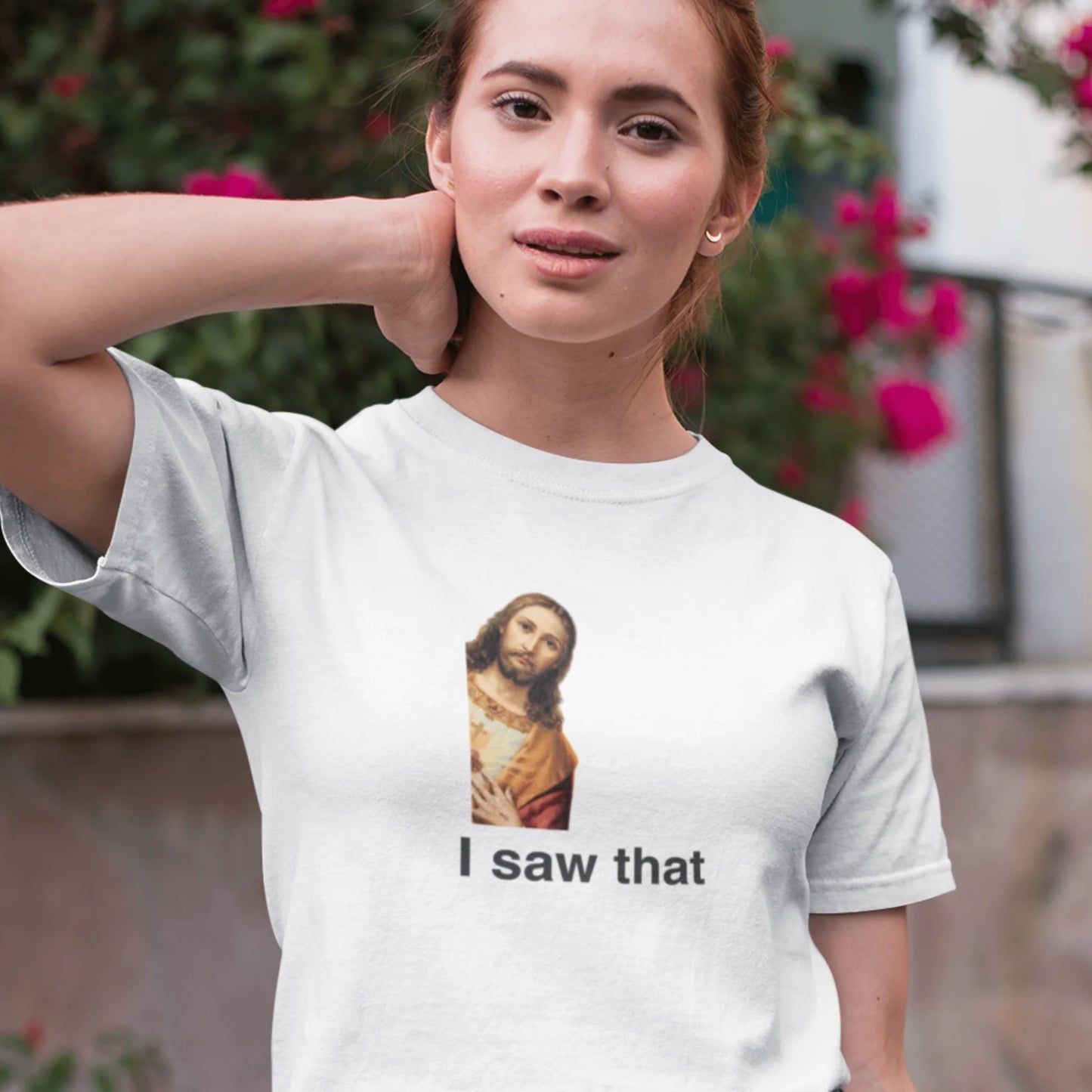 Holka v bílém tričku „I saw that.“ ✝️ – když pro tebe Velikonoce nejsou jen pomlázka